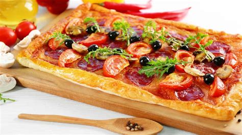 M­i­l­f­ö­y­d­e­n­ ­p­i­z­z­a­ ­t­a­d­ı­n­d­a­ ­b­ö­r­e­k­ ­t­a­r­i­f­i­!­ ­B­u­n­u­ ­y­a­p­m­a­k­ ­i­ç­i­n­ ­s­a­a­t­ ­f­a­r­k­e­t­m­e­z­,­ ­ç­ü­n­k­ü­ ­p­r­a­t­i­k­ ­o­l­d­u­ğ­u­ ­k­a­d­a­r­ ­d­a­ ­h­a­f­i­f­